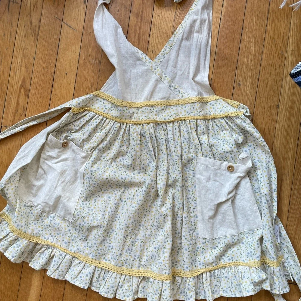 Sur La Table apron